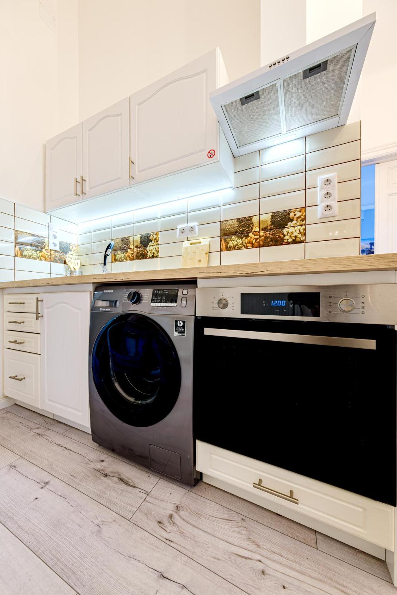 Soho Downtown Apartment Budapest Eksteriør bilde
